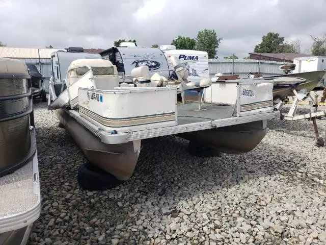 1984 Monark Boat