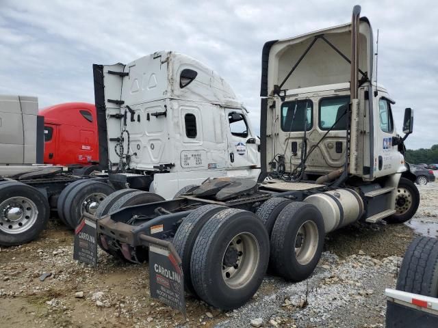 2016 Freightliner Cascadia 113