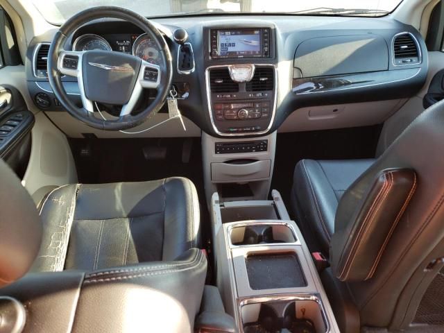 2011 Chrysler Town & Country Touring L