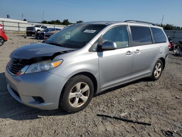 2013 Toyota Sienna LE