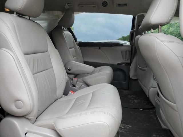 2018 Toyota Sienna XLE