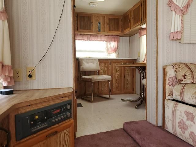 1991 Excel Camper