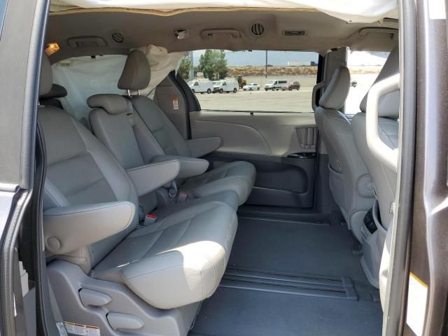 2019 Toyota Sienna XLE