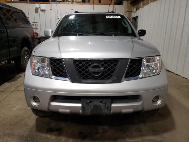 2005 Nissan Pathfinder LE