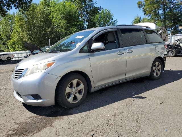 2015 Toyota Sienna LE