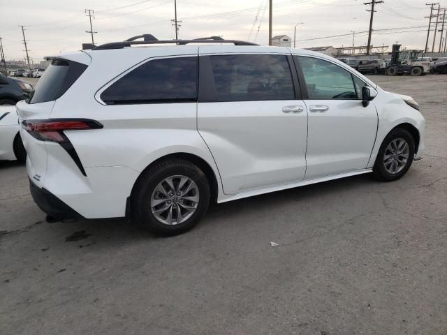 2022 Toyota Sienna XLE