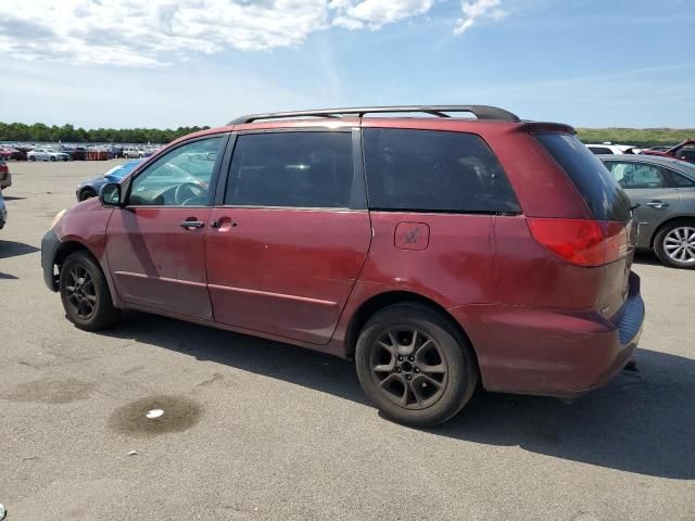 2005 Toyota Sienna XLE