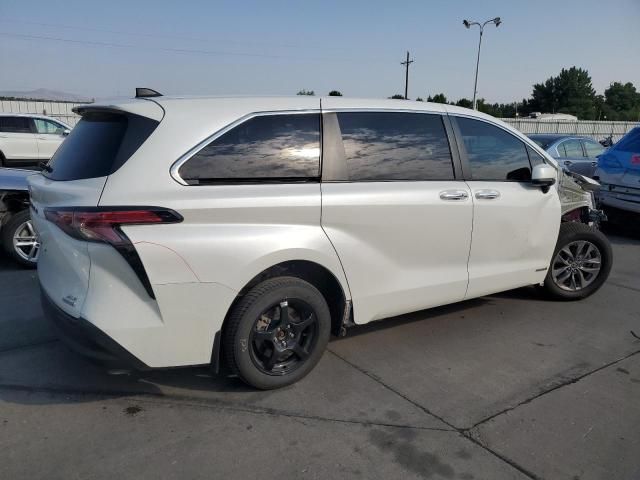 2021 Toyota Sienna XLE