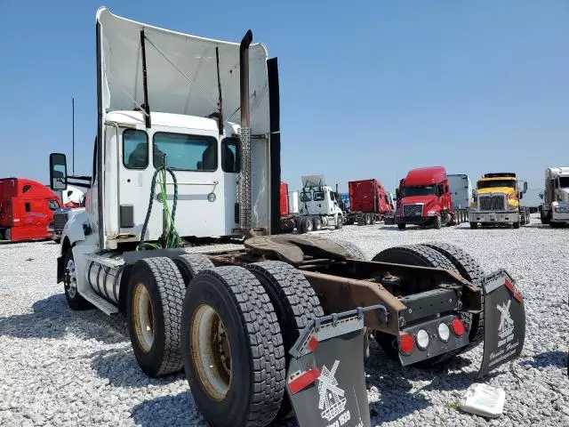 2014 Kenworth Construction T680