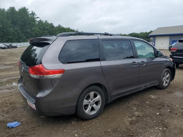 2014 Toyota Sienna LE