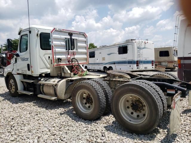 2020 Freightliner Cascadia 126