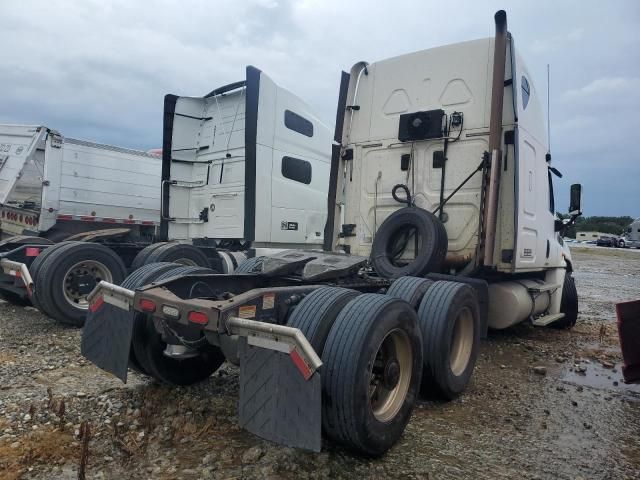 2010 Freightliner Cascadia 125