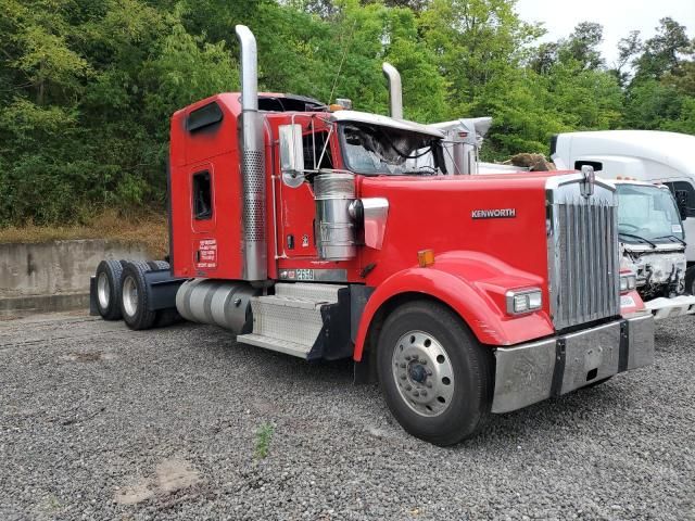 2012 Kenworth Construction W900