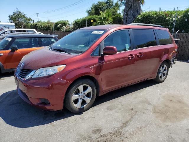 2014 Toyota Sienna LE