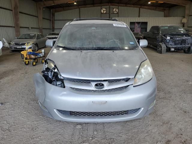 2008 Toyota Sienna XLE