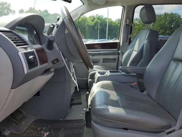 2010 Chrysler Town & Country Touring