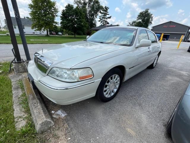 2007 Lincoln Town Car Signature