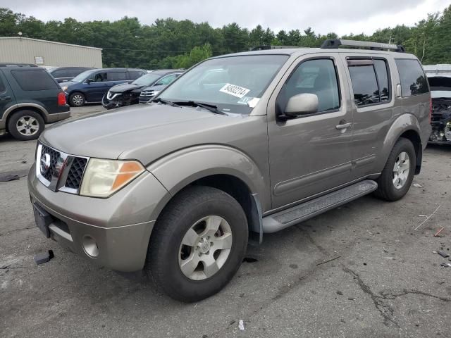 2005 Nissan Pathfinder LE