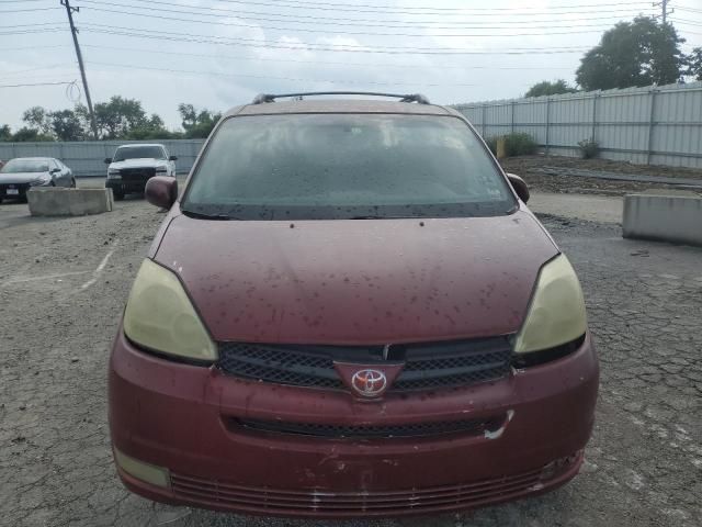 2004 Toyota Sienna XLE