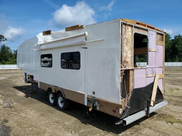 2005 Keystone Laredo