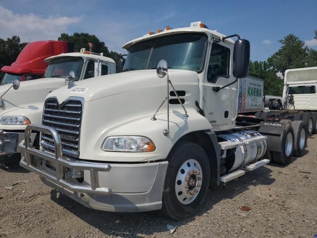 2013 Mack 600 CXU600