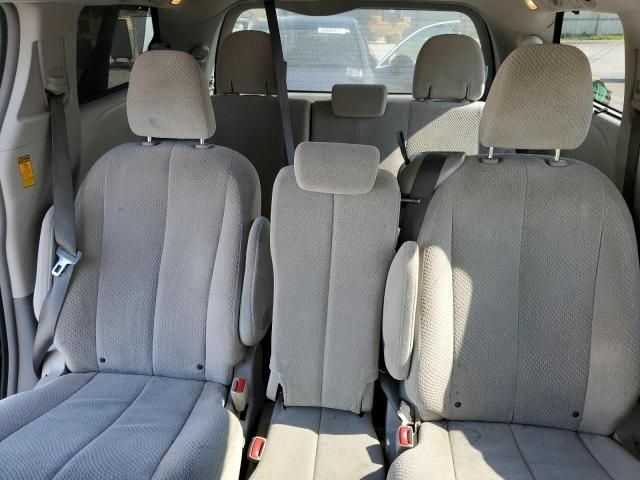 2014 Toyota Sienna LE