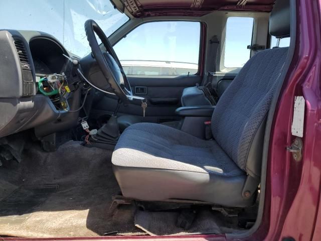 1996 Nissan Truck King Cab SE