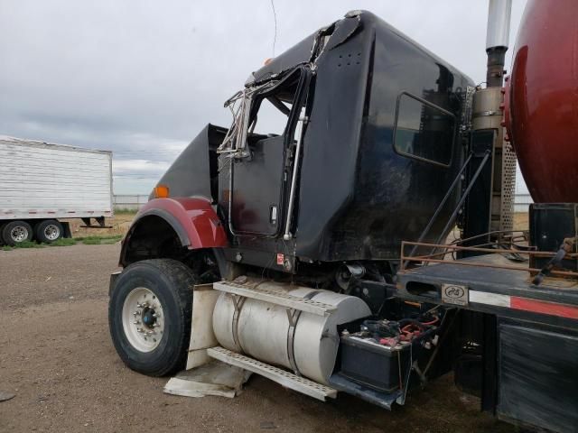 2009 Kenworth Construction T800