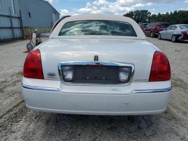 2003 Lincoln Town Car Executive