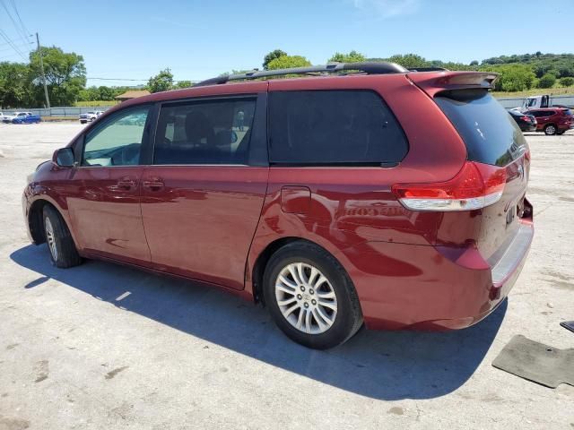 2014 Toyota Sienna XLE