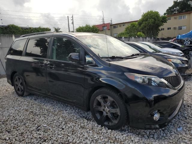 2011 Toyota Sienna Sport