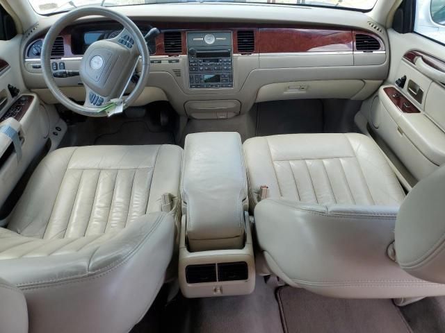 2003 Lincoln Town Car Executive