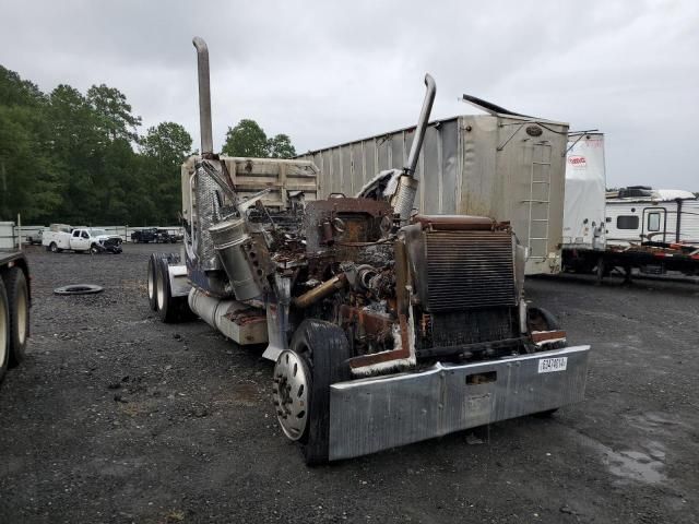 2001 Freightliner Conventional FLD132 XL Classic