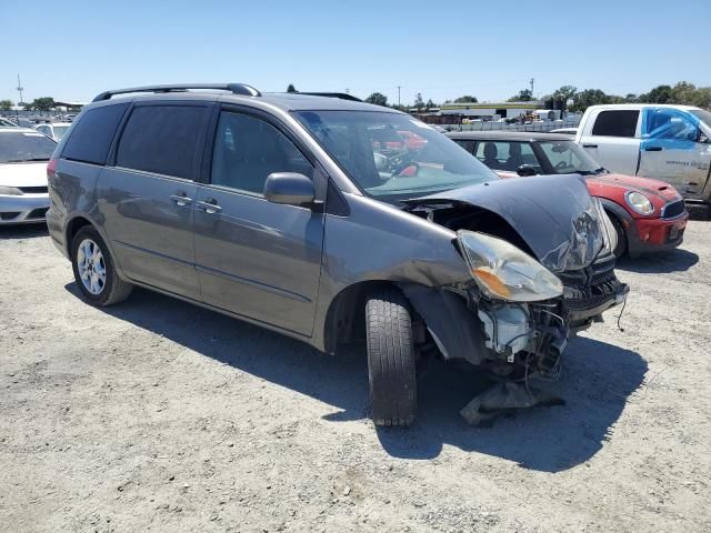 2005 Toyota Sienna XLE