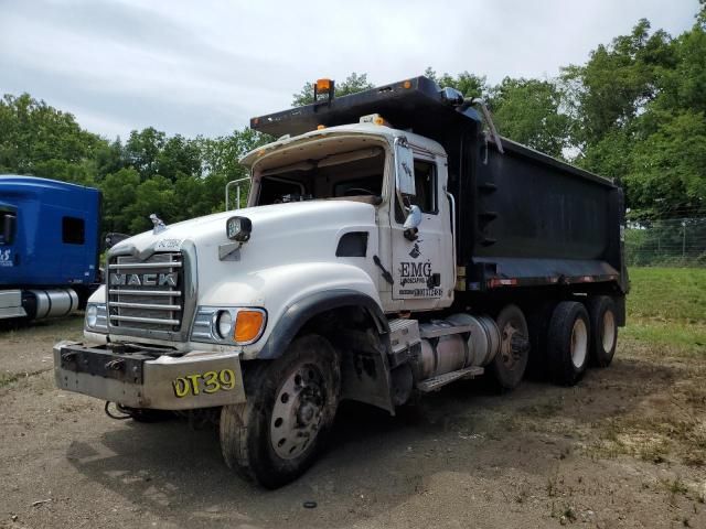 2005 Mack 700 CV700