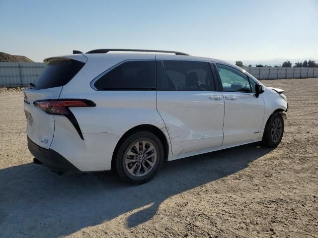 2021 Toyota Sienna LE