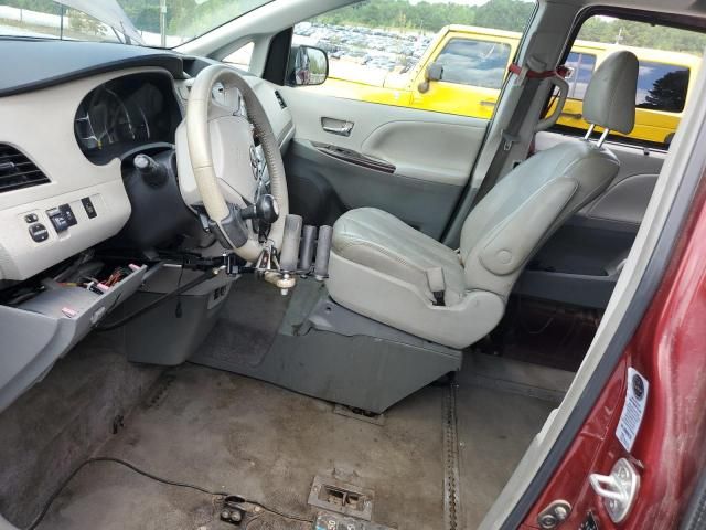 2014 Toyota Sienna XLE