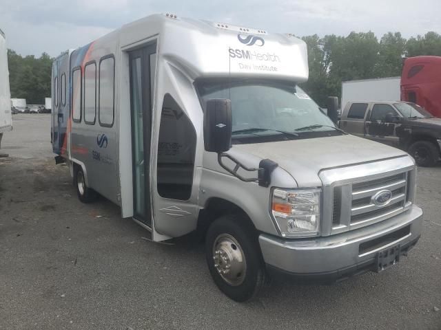 2018 Ford Econoline E350 Super Duty Cutaway Van