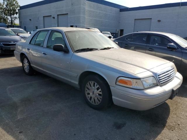 2004 Ford Crown Victoria LX