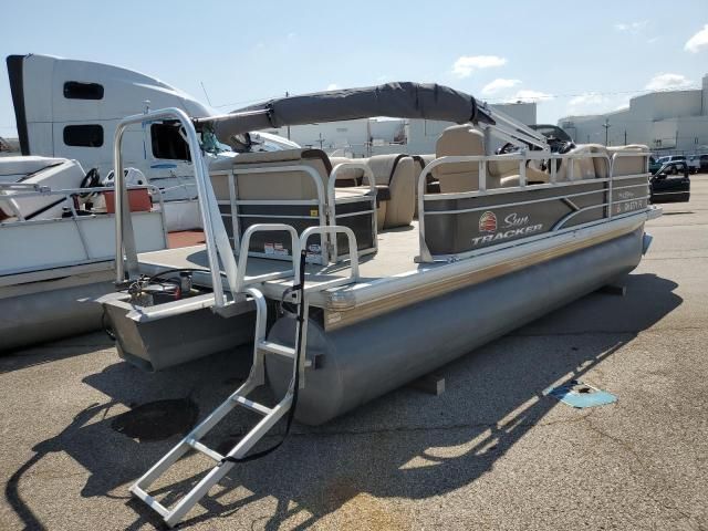 2018 Boat Pontoon