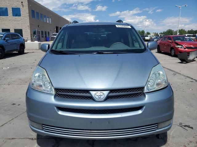 2004 Toyota Sienna XLE