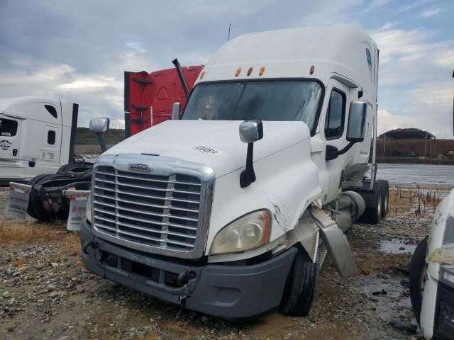 2010 Freightliner Cascadia 125