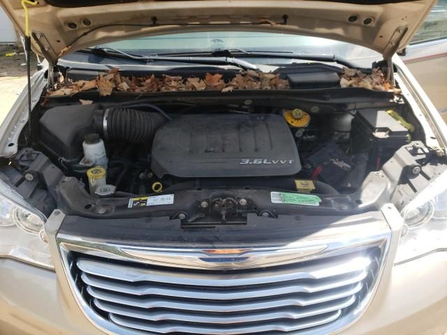 2015 Chrysler Town & Country Touring