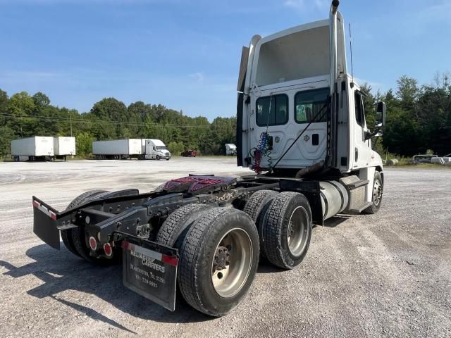 2012 Freightliner Cascadia 125