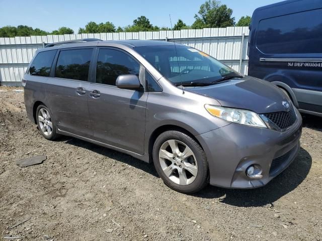 2011 Toyota Sienna Sport