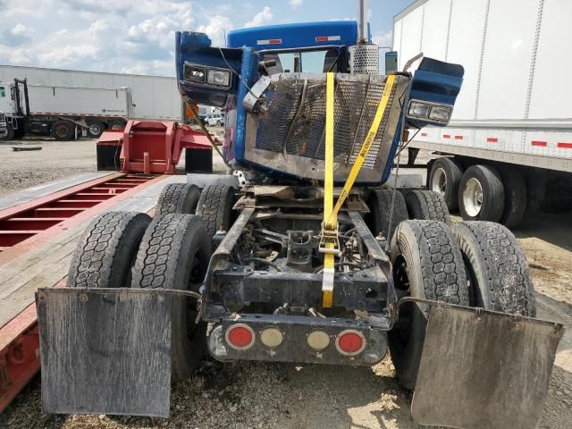 2005 Kenworth Construction T800