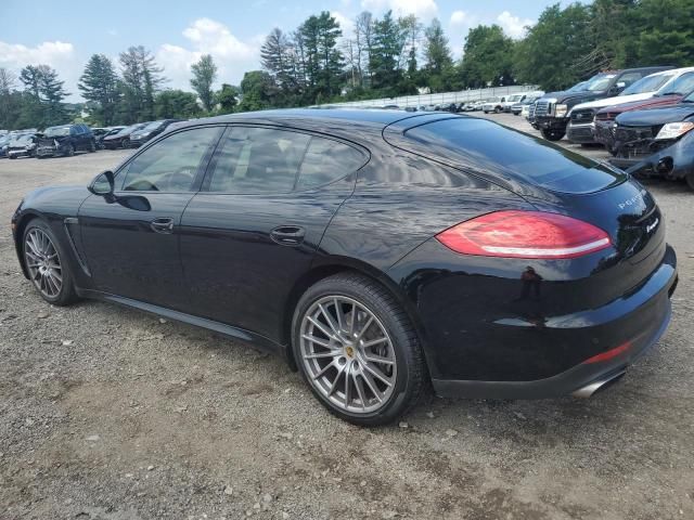 2016 Porsche Panamera 2