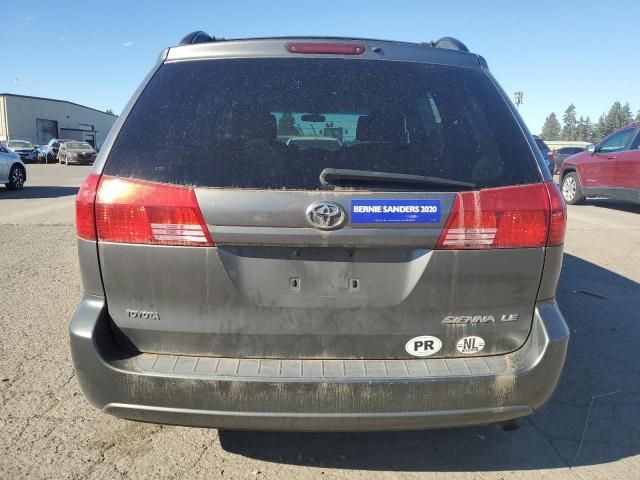 2004 Toyota Sienna CE