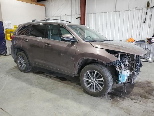 2017 Toyota Highlander SE