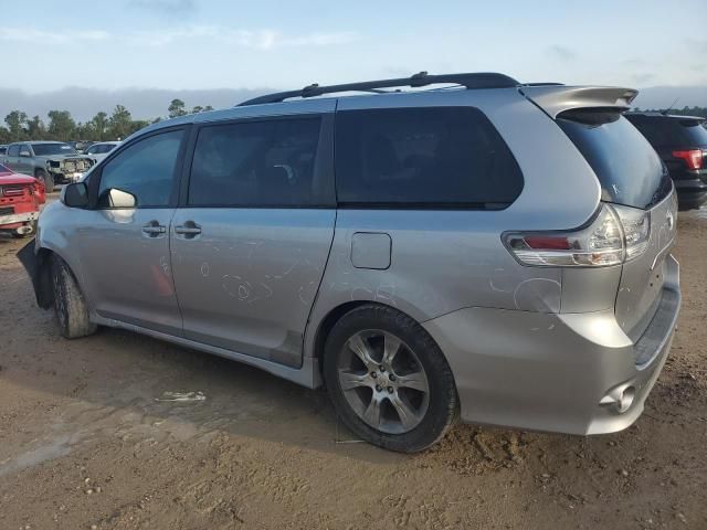 2011 Toyota Sienna Sport